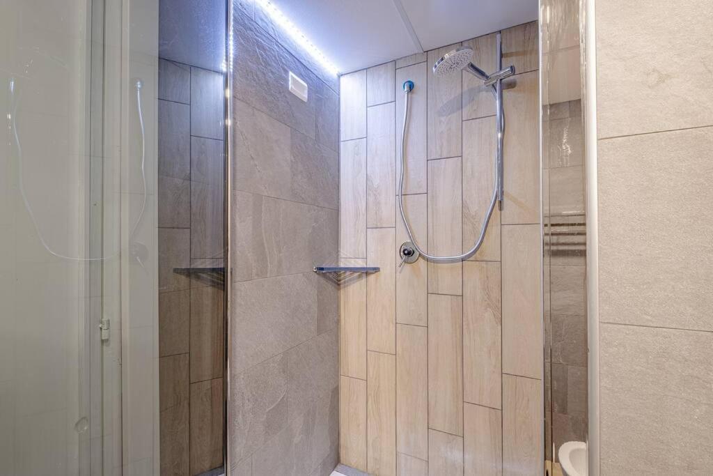 Modern Apartment At San Giovanni Рим Экстерьер фото